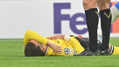 Konstantinos Karetsas musste beim Champions-League-Auftakt verletzt ausgewechselt werden.  (Foto: Bernd Thissen/dpa)