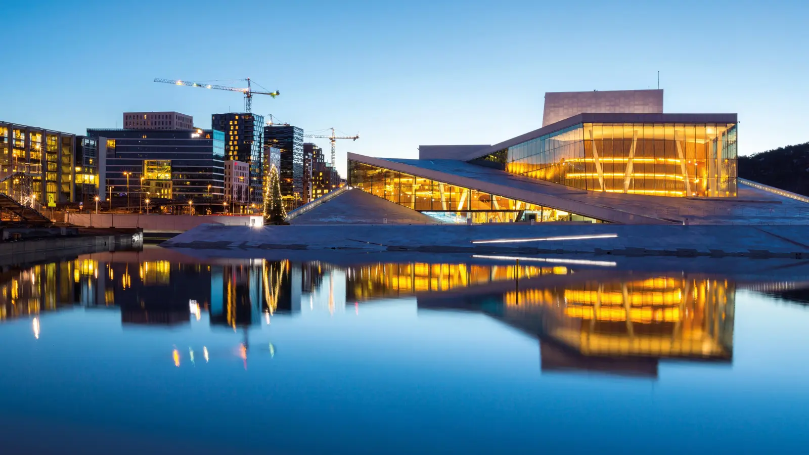 Das Opernhaus von Oslo im Morgenlicht. (Foto: vichie81 - stock.adobe.com)