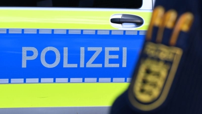 Ein Mann soll am Wochenende seine Partnerin mit einem Messer verletzt haben. (Symbolbild) (Foto: Bernd Weißbrod/dpa)