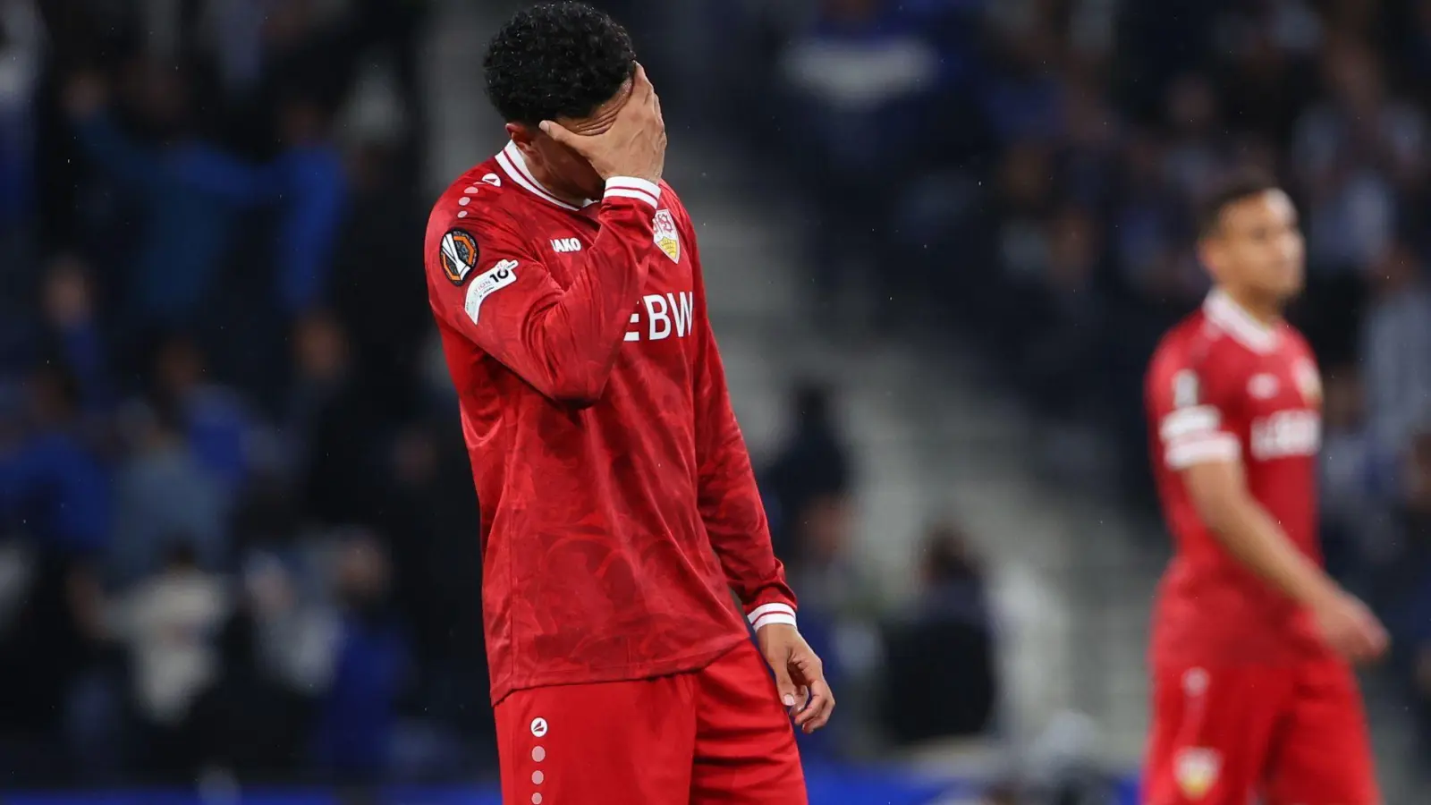 Das Europacup-Aus des VfB Stuttgart verringert die Chancen der Bundesliga auf einen zusätzlichen Champions-League-Startplatz. (Foto: Luis Vieira/AP/dpa)