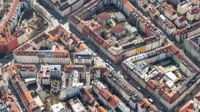 Teure Mieten treiben vielen Menschen Sorgenfalten auf die Stirn. (Archivbild) (Foto: Sina Schuldt/dpa)