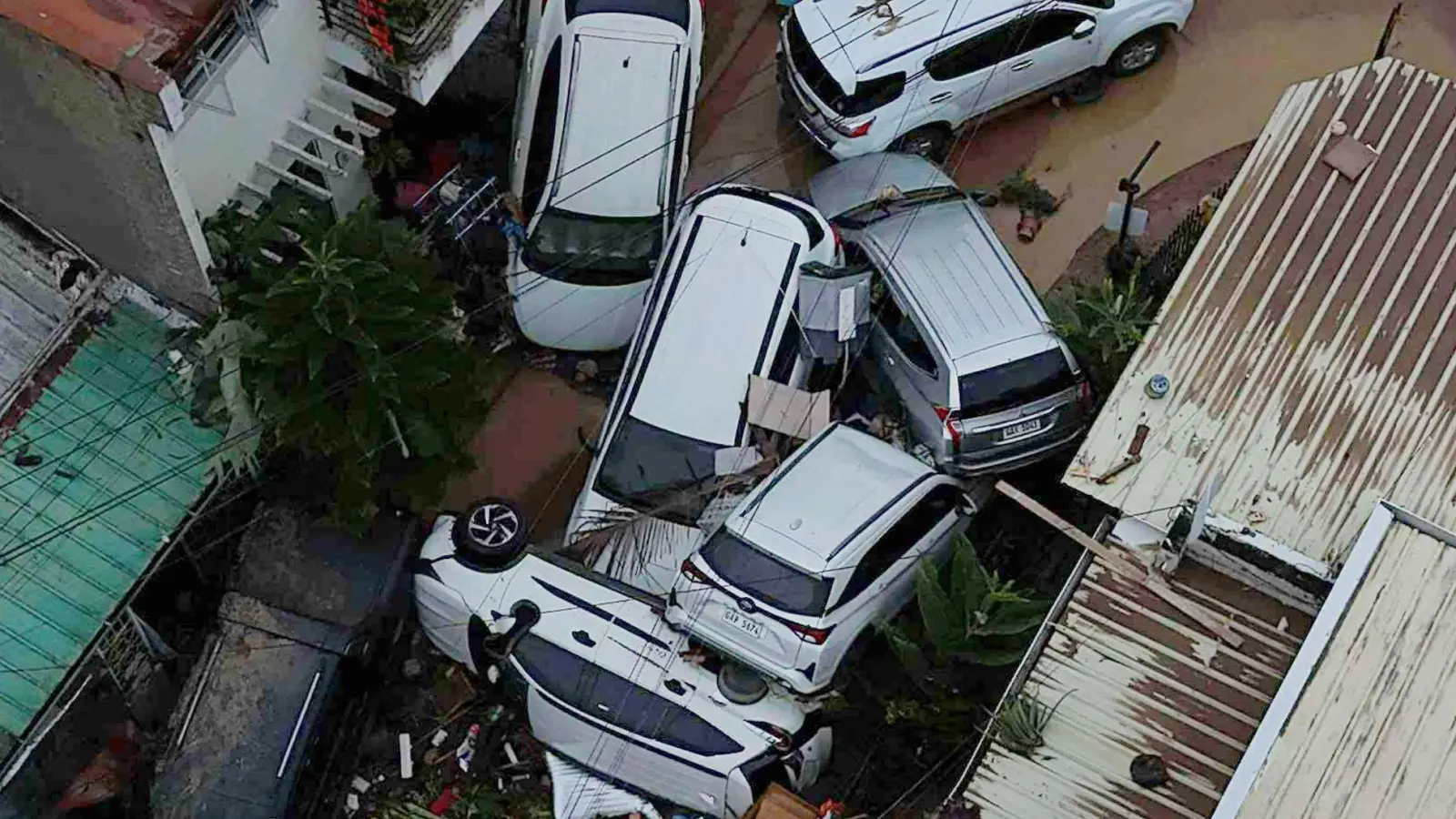 Der Taifun hatte mit heftigen Böen und starkem Regen gewütet. (Foto: Jacqueline Hernandez/AP/dpa)