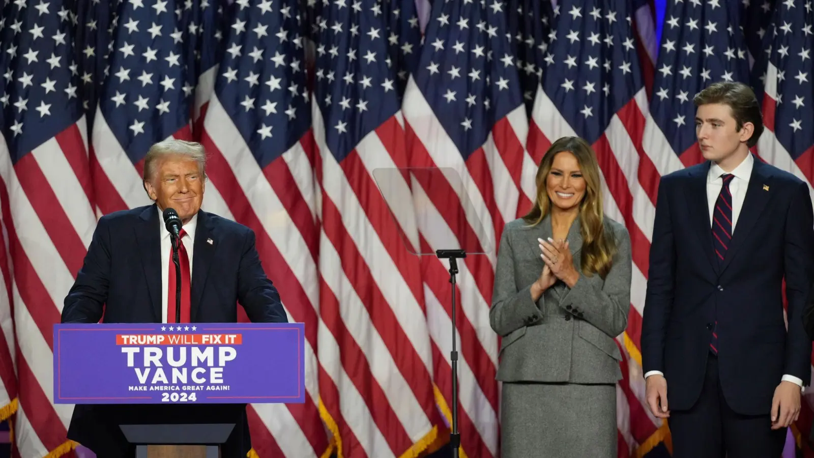 Trump erklärte sich rasch zum Wahlsieger. (Foto: Lynne Sladky/AP)