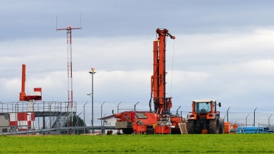 In der Umgebung der Katterbach-Kaserne hat die Stadt mehrere Grundwasser-Messstellen bohren lassen. Einerseits, um die Ausbreitung der PFC-Schadstofffahne zu erfassen, anderseits kann man zukünftig auch den Erfolg der Abstromsicherung messen. (Archivfoto: Jim Albright)