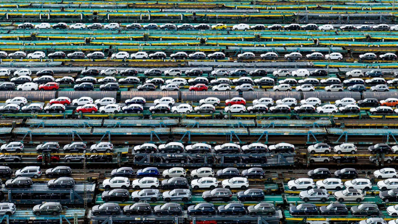 Autozüge in Bremen (Foto: Sina Schuldt/dpa)
