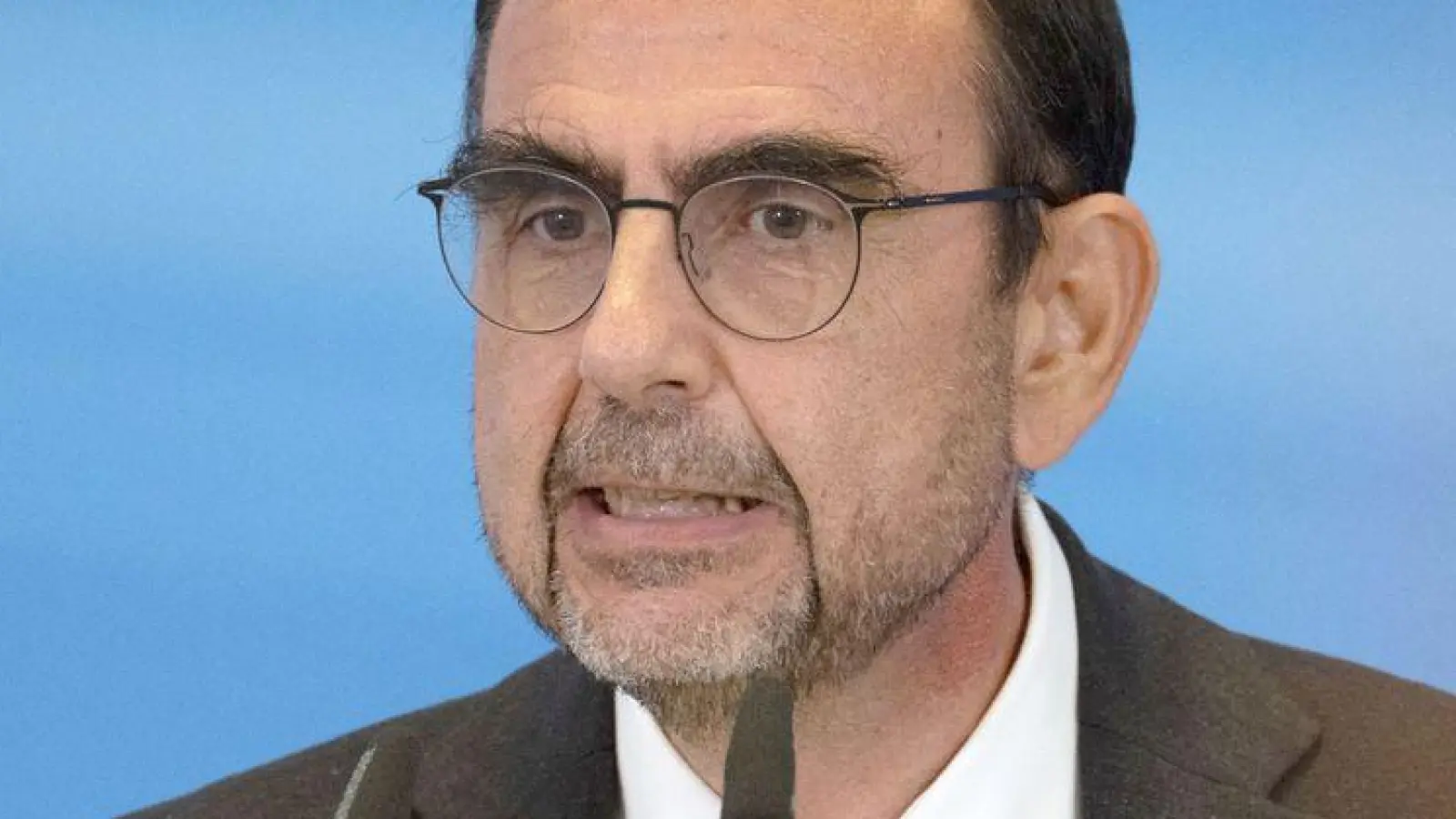 Klaus Holetschek will beim Bürokratieabbau aufs Tempo drücken. (Archivbild) (Foto: Pia Bayer/dpa)