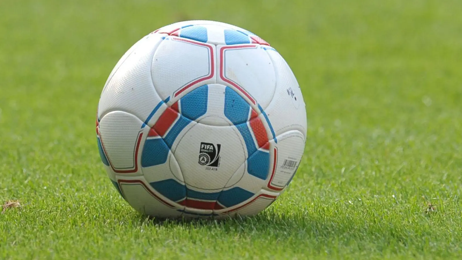 Gegen Zweitligist FC Ingolstadt 04 startet der SV Weinberg sein Testspielprogramm nach der Winterpause. (Symbolbild: picture alliance/dpa)