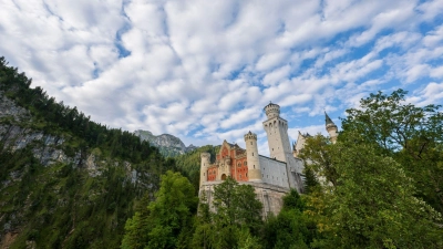 Die seit Jahrzehnten laufenden Sanierungsarbeiten von Schloss Neuschwanstein stehen vor dem Abschluss. Rund 40 Millionen Euro hat der Freistaat Bayern investiert. (Foto: Peter Kneffel/dpa)