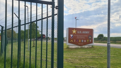 Am Gelände der Storck Barracks in Illesheim tauchte am Dienstag ein verdächtiger Gegenstand bei Bauarbeiten auf. (Archivbild: Anna Franck)