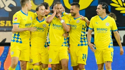 Eintracht Braunschweig hat das Relegationshinspiel zur 2. Bundesliga beim 1. FC Saarbrücken gewonnen. (Foto: Uwe Anspach/dpa)