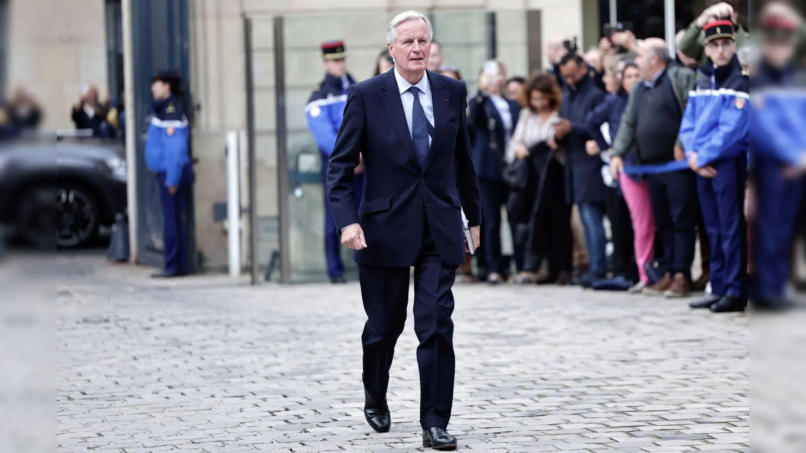 Frankreichs neuer Premier Barnier muss verschiedene politische Gruppierungen in seiner Regierung vereinen. (Archivbild) (Foto: Stephane de Sakutin/Pool AFP/AP/dpa)