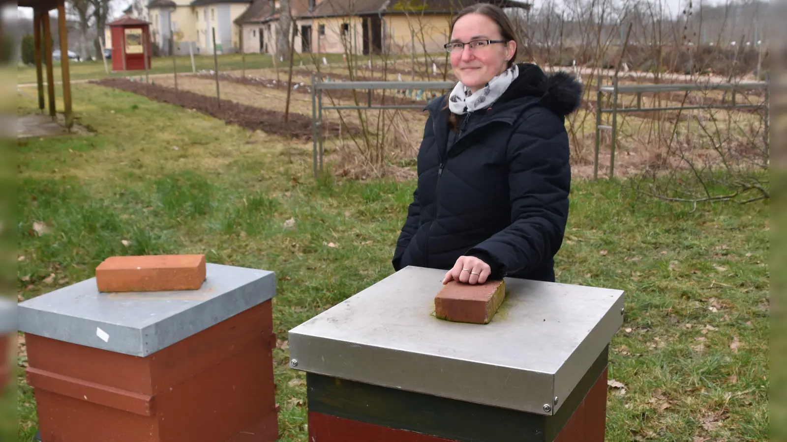 Trotz der hohen Durchschnittstemperatur war es den Bienen zum Ausfliegen oft nicht warm genug, wie Dr. Nicole Höcherl erläutert. (Foto: Kurt Güner)