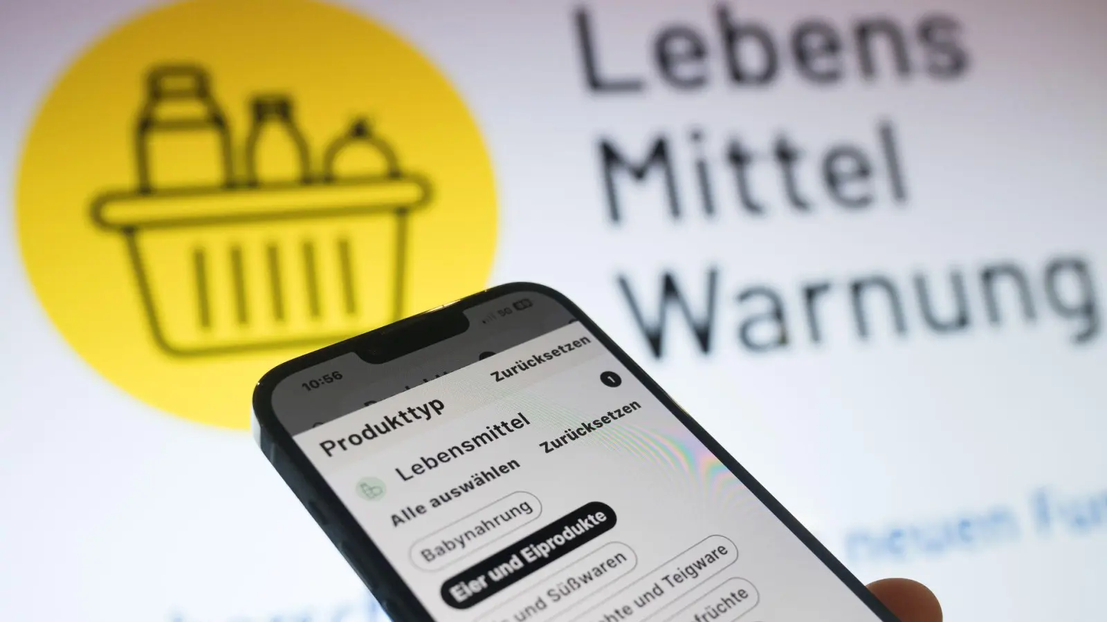 Die Verbraucherschützer warnen derzeit vor Spielzeug des Einzelhändlers Woolworth. Es könnte der giftige Asbest enthalten. (Symbolbild) (Foto: Sebastian Gollnow/dpa)