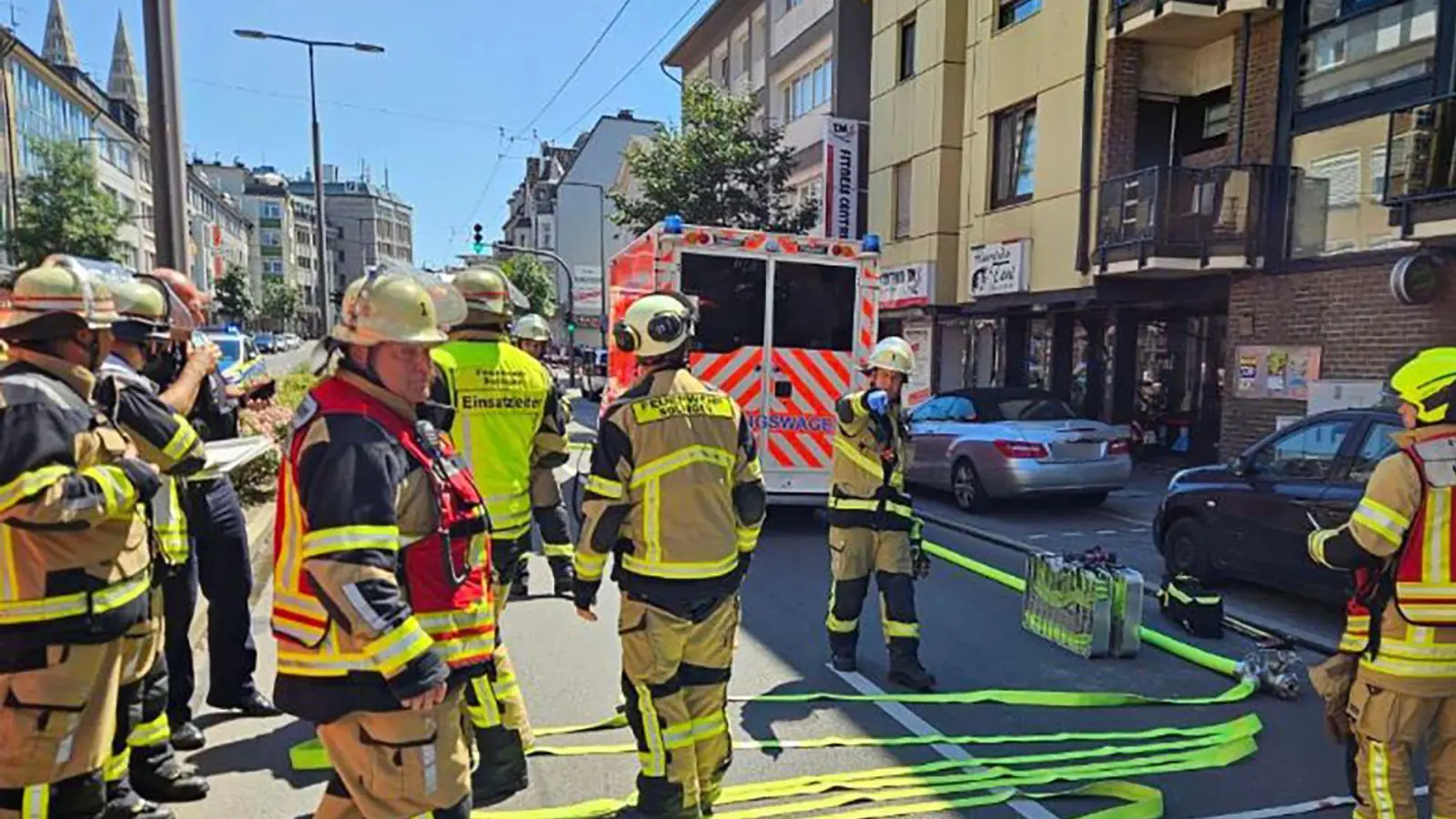 Ende Juni kostete eine Explosion in Solingen einen Mann das Leben - nun prüft die Polizei, ob Auseinandersetzungen im Drogenmilieu der Hintergrund sind. (Foto: Gianni Gattus/dpa)