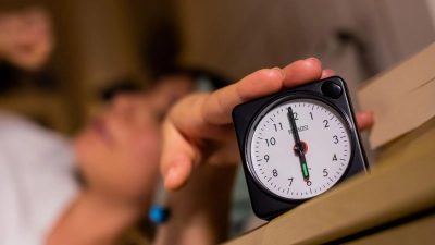 Direkt nach dem Aufstehen ist das Wohlbefinden der Studie zufolge am größten. (Symbolbild) (Foto: Christoph Soeder/dpa)