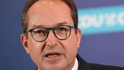 Alexander Dobrindt, erster stellvertretender Vorsitzender der CSU im Bundestag, spricht. (Foto: Serhat Kocak/dpa)