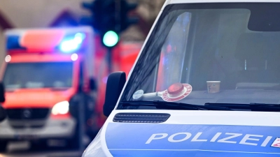 Der Notarzt konnte nur noch den Tod feststellen, die Polizei hatte rasch einen Verdacht. (Symbolbild) (Foto: Jens Kalaene/dpa)
