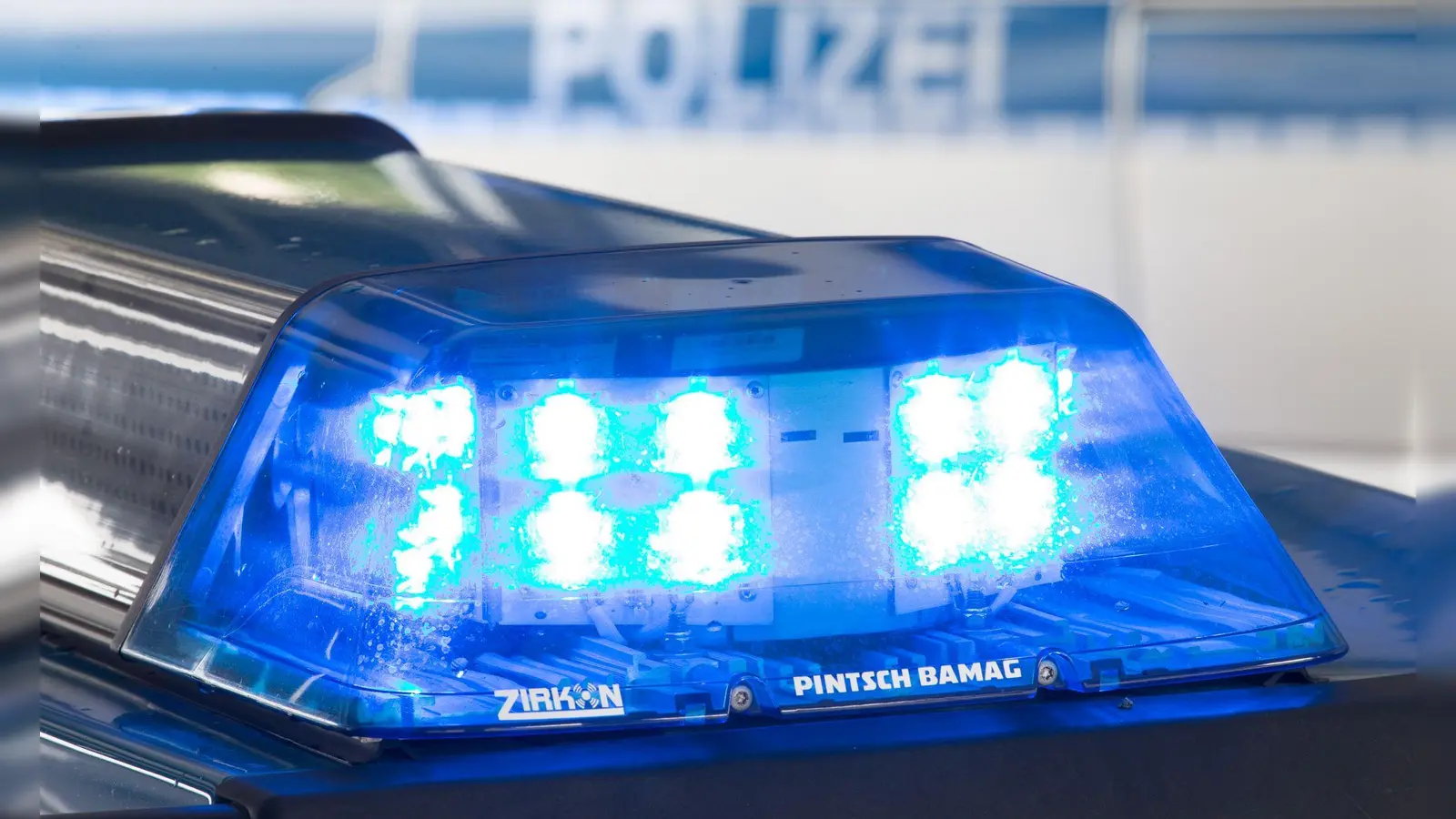 Die Polizei ermittelt zur Unfallursache. (Symbolbild) (Foto: Friso Gentsch/dpa)