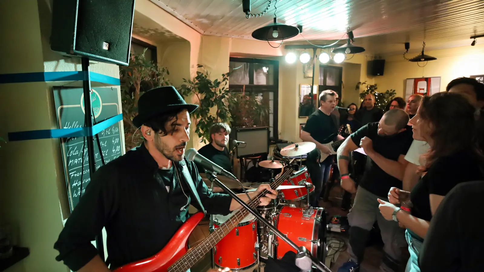 Rockgeschichte vermischt mit italienischen Einflüssen: Soundtransit im Café Klatsch.  (Foto: Zeynel Dönmez)