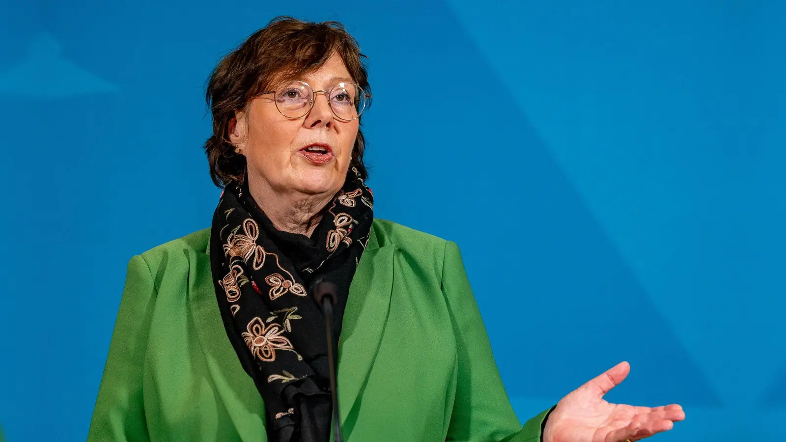 Nach Berichten über Drohnen über einem Industriegebiet in Schleswig-Holstein verspricht Landes-Innenministerin Sütterlin-Waack große Wachsamkeit. (Archivbild)  (Foto: Axel Heimken/dpa)