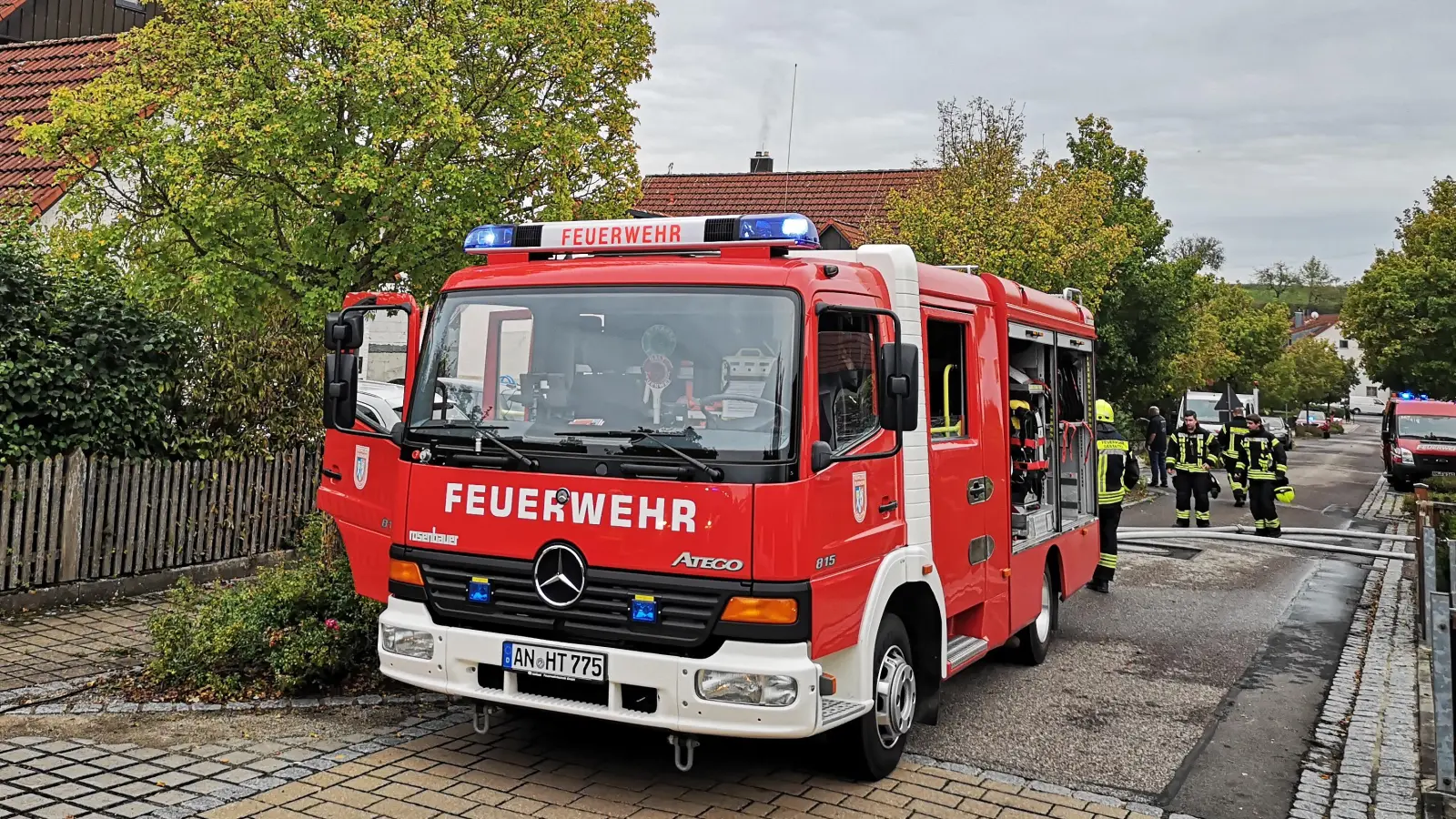 Die Feuerwehr rückte mit mehreren Fahrzeugen an, musste aber nichts löschen. (Foto: Jürgen Binder)
