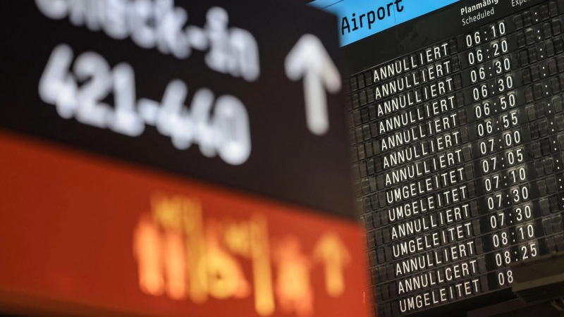 Musterbriefe für Flugärger: Neue Vorlagen helfen Reisenden, Ansprüche bei Flugverspätungen oder Ausfällen einfach geltend zu machen. (Foto: Oliver Berg/dpa/dpa-tmn)