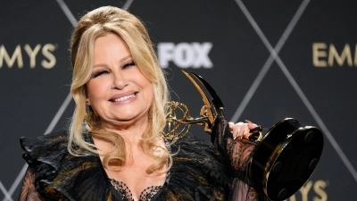 Durch die Serie „The White Lotus“ wurde Schauspielerin Jennifer Coolidge zum Kult und gewann mehrere Preise. (Archivbild) (Foto: Ashley Landis/AP)