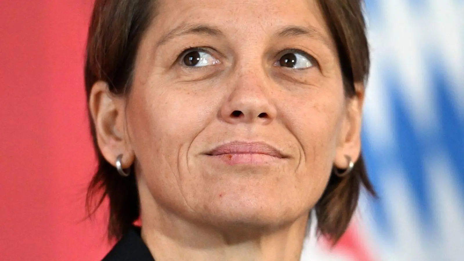 Frauenfußball-Direktorin Rech freut sich über eine neue Spielerin. (Archivbild) (Foto: Jens Niering/dpa)