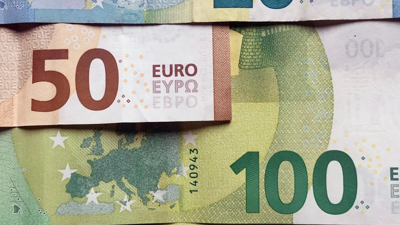 Um's Geld ging es in der Stadtratssitzung. In Zeiten knapper Kassen ist auch in der Stadt Dinkelsbühl jetzt sparen angesagt. (Symbolbild: Jim Albright)