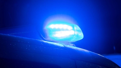 Die Fahrt endete mit zwei Verletzten. (Symbolbild)  (Foto: Sarah Knorr/dpa)