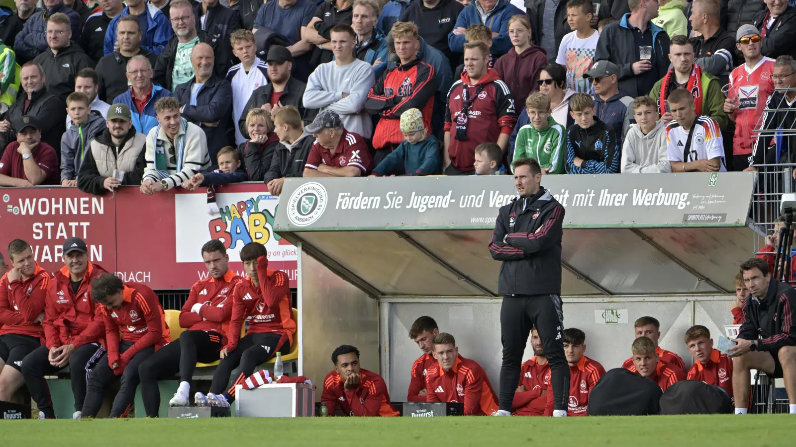 Vor zwei Jahren war der 1. FC Nürnberg mit dem damals neuen Trainer Miroslav Klose zuletzt bei der SpVgg Ansbach zu Gast. Am Samstag kommt der Club wieder zu einem Testspiel nach Westmittelfranken. (Foto: Martin Rügner)