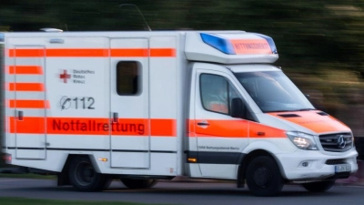 Sanitäter versuchten den Autofahrer wiederzubeleben, jedoch ohne Erfolg. (Symbolbild) (Foto: Fernando Gutierrez-Juarez/dpa-Zentralbild/dpa)