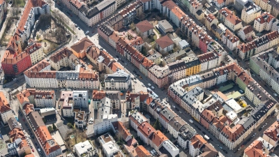 Die Immobilienpreise ziehen wieder stark an wie hier in München (Archivbild) (Foto: Sina Schuldt/dpa)