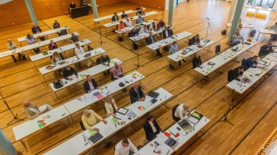 Grüne, OLA und die Ansbacher lassen bei der Regierung prüfen, ob es bei der konstituierenden Sitzung des Stadtrates im Onoldiasaal zu einem Verfahrensfehler gekommen ist. (Foto: Evi Lemberger)