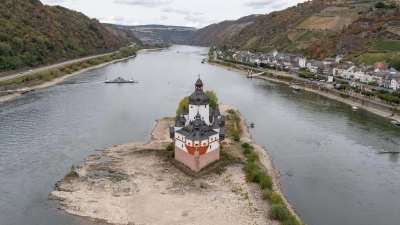 Seit Mitte August wurden am Pegel Kaub steigende Wasserstände verzeichnet, seit einigen Tagen geht es wieder runter. (Foto: Boris Roessler/dpa)
