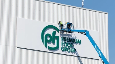 Trotz einer Untersagung durch das Kartellamt will Deutschlands größter Fleischkonzern Premium Food Group weiterhin die deutschen Vion-Schlachthöfe kaufen. (Archivbild) (Foto: Friso Gentsch/dpa)