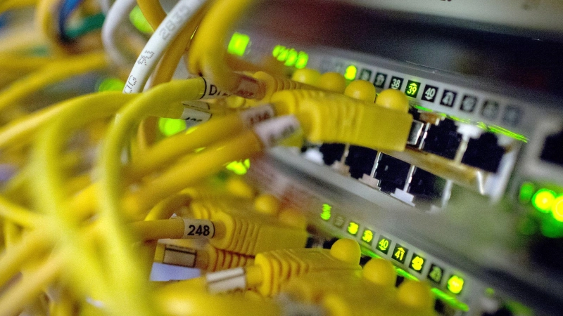 Bisher wagten sich vor allem private Unternehmen oder Fintechs an diese Technologie heran. (Symbolbild) (Foto: Matthias Balk/dpa)