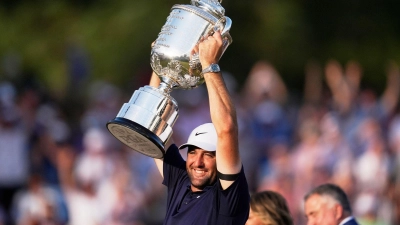 Scottie Scheffler holte sich bei der PGA Championship den dritten Major-Sieg seiner Karriere. (Foto: George Walker IV/AP/dpa)