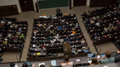 An Bayerns Hochschulen geht das Wintersemester los. (Archivbild) (Foto: Peter Kneffel/dpa)
