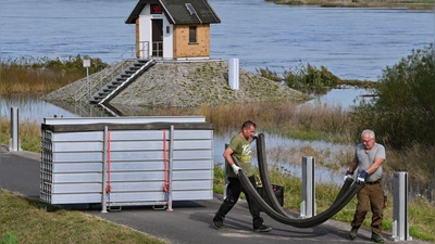 Ratzdorf erwartet höchste Alarmstufe am Dienstag (Foto: Patrick Pleul/dpa)