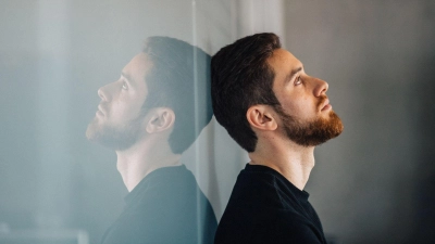 Stimmungstief nach dem Urlaub? Regelmäßige Pausen mit Bewegung fördern Erholung und Stressabbau beim Wiedereinstieg. (Foto: Zacharie Scheurer/dpa-tmn)