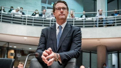 Das Landgericht Berlin hat die Anklage gegen den ehemaligen Bundesverkehrsminister Andreas Scheuer zugelassen. (Archivbild)  (Foto: Michael Kappeler/dpa)
