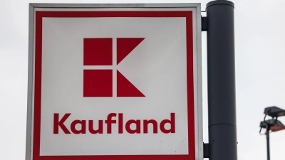 Kaufland plant einen deutlichen Stellenabbau am Standort Donnersdorf. (Archivbild) (Foto: Oliver Berg/dpa)