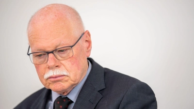 Ulrich Mäurer kündigte seinen vorzeitigen Rücktritt als Innensenator an. (Archivfoto) (Foto: Lino Mirgeler/dpa)