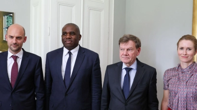Eine Woche nach Kriegsbeginn bemühen sich Außenminister Johann Wadephul (CDU), seine Kollegen aus Frankreich und Großbritannien sowie die EU-Außenbeauftragte Kaja Kallas bei einem Treffen mit dem iranischen Außenminister um Deeskalation. (Foto: Philemon Henry/-/)