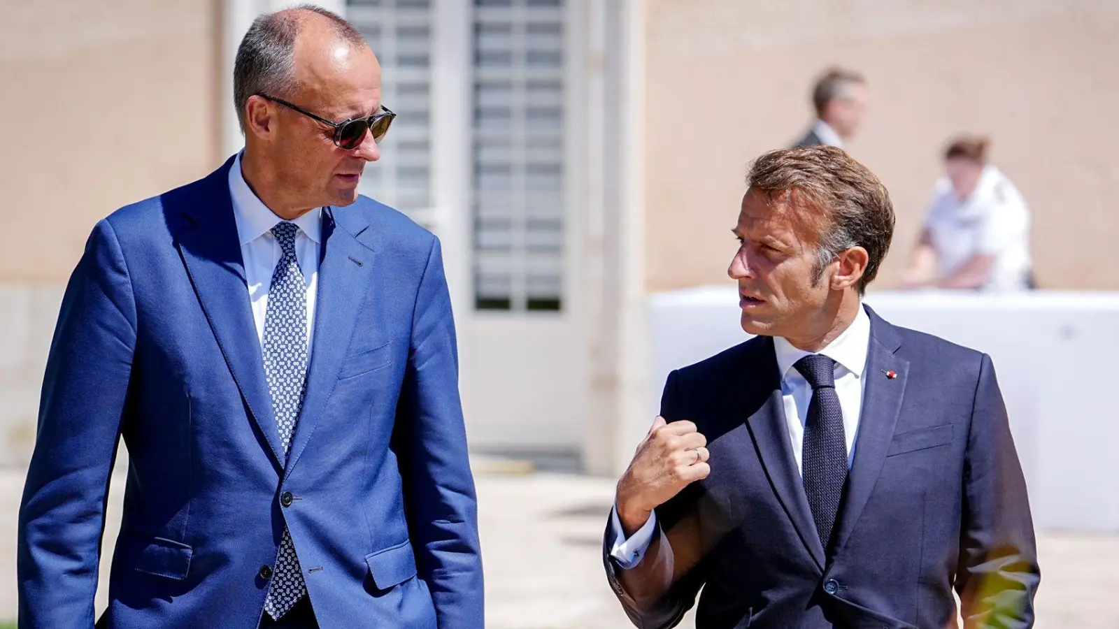 Merz (l) und Macron wollen den EU-Beitrittsprozess gemeinsam beschleunigen. (Archivbild) (Foto: Kay Nietfeld/dpa)