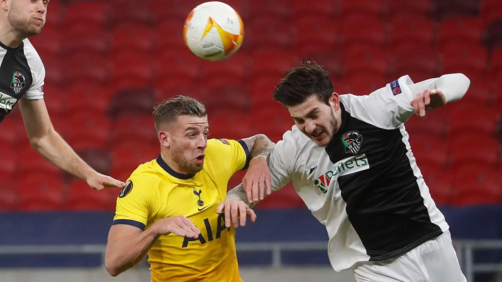 Luka Lotschoschwili  (r) spielt künftig für den 1. FC Nürnberg. (Foto: Laszlo Balogh/AP/dpa)