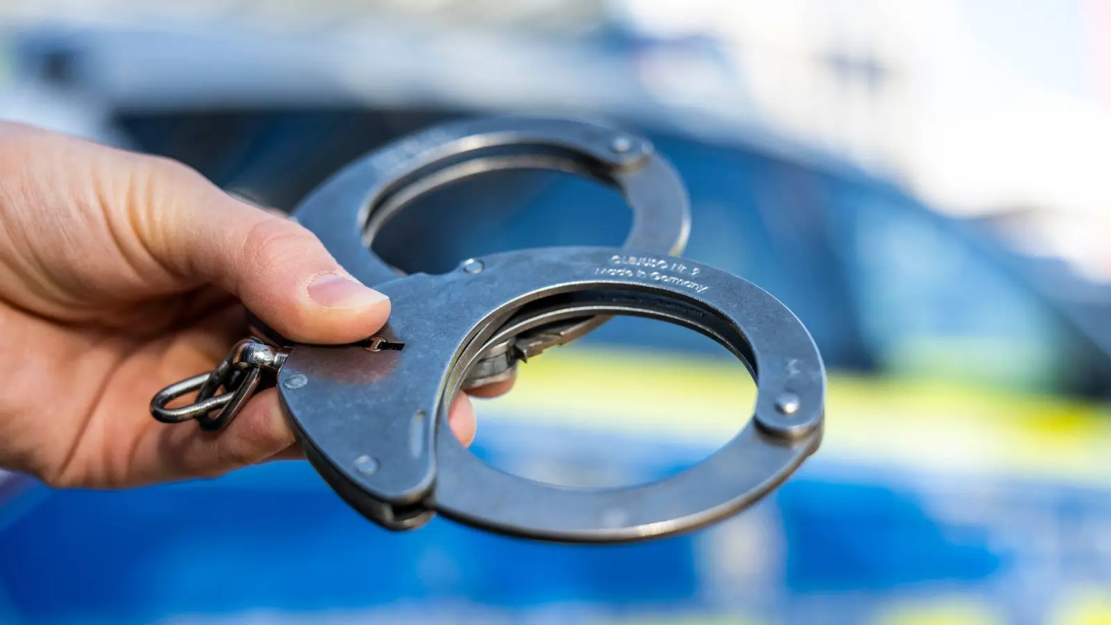 Die Polizei nahm den Jugendlich fest. (Symbolbild) (Foto: David Inderlied/dpa)