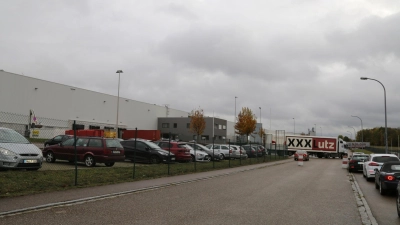 Im Industriegebiet Uffenheim-Langensteinach firmiert auch XXXLutz. (Foto: Hans Herbst)