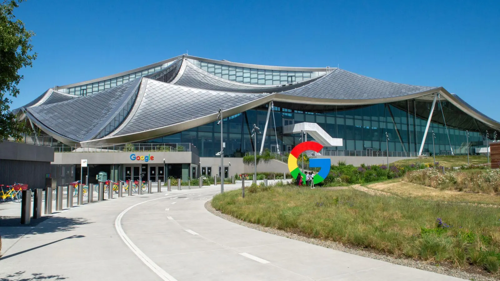 Google plant gewaltige Kapitalinvestitionen für den KI-Ausbau (Archivbild) (Foto: Andrej Sokolow/dpa)